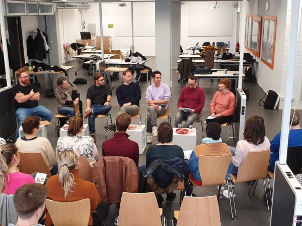 Zweiter Gründertalk der inSTUDIES Spring School „Unsicherheitserfahrung und Bewältigungsstrategien im unternehmerischen Kontext“ 1 Gruendertalk2020 2