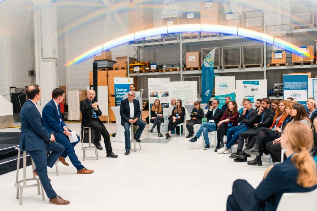 Herr Prof. Kröll und Frau Burova-Keßler auf dem GFA-Kongress in Stuttgart … 1 Marktplatz1x 2000x1333 1