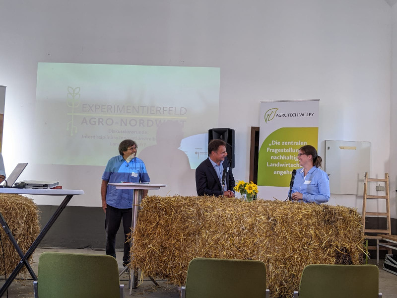 Ein Monat – vier Publikationen – fünf Konferenzvorträge plus zwei invited speeches 3 image 2021 09 28 140643